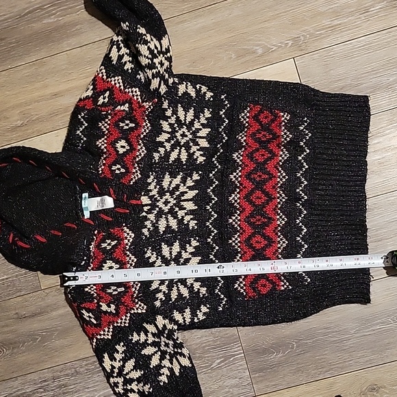 Women's Hooded Sweater - Picture 7 of 7